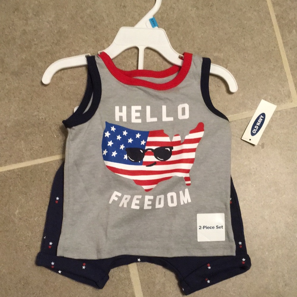NWT Old Navy Fourth of July 12-18 month boy outfit
